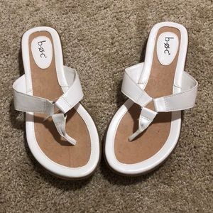 B.O.C White Sandal Flip Flop Size 9 NWOT
